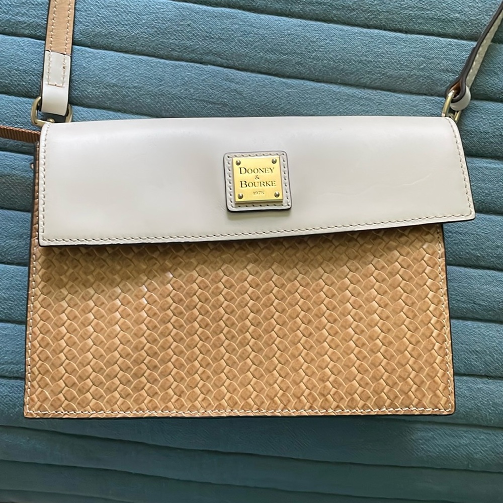 Dooney & Bourke purse